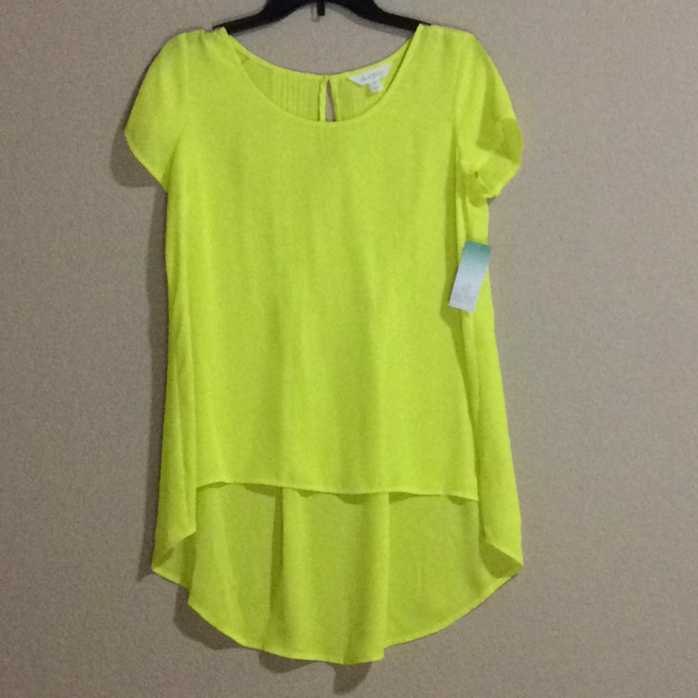 Bright yellow high low t-shirt
